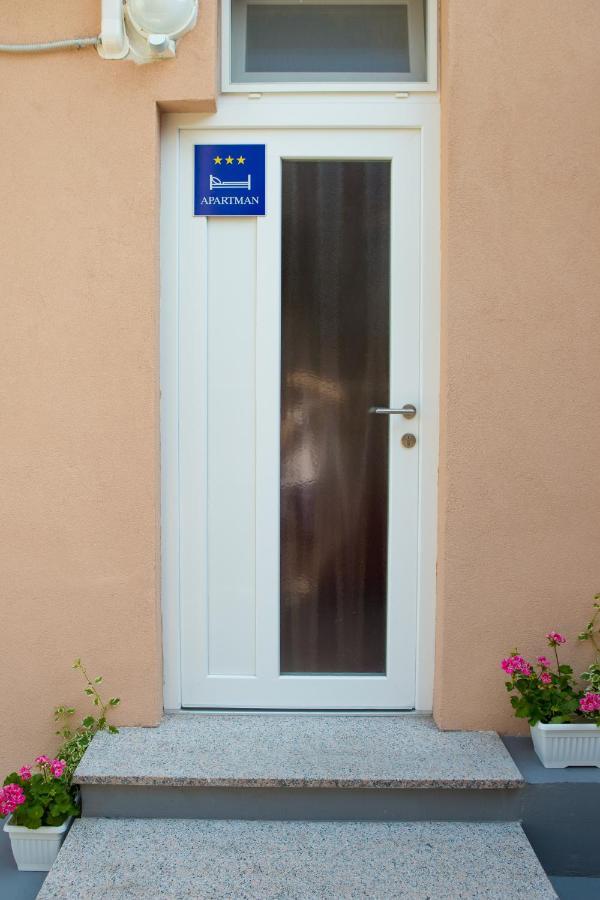 Ferienwohnung Apartman Girasol Pula Exterior foto