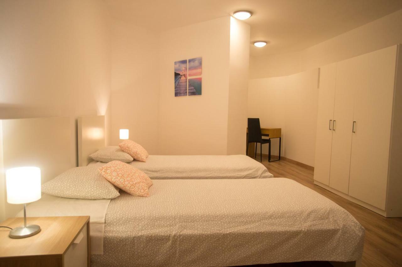 Ferienwohnung Apartman Girasol Pula Exterior foto
