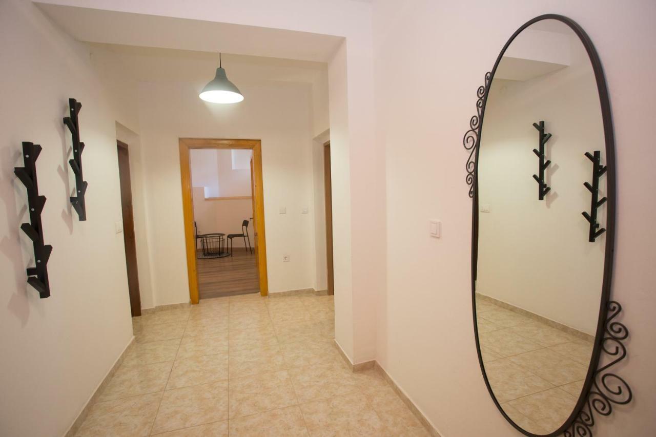 Ferienwohnung Apartman Girasol Pula Exterior foto