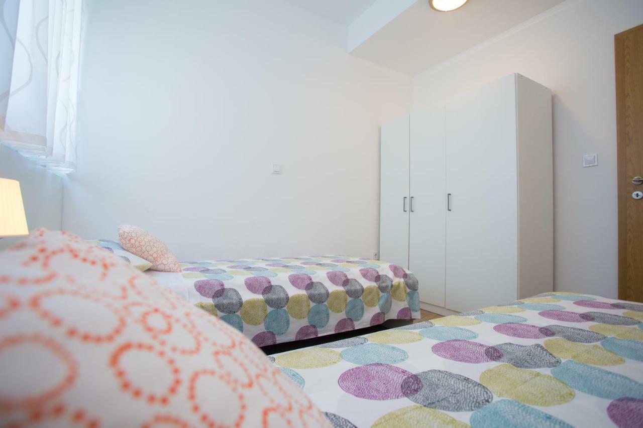 Ferienwohnung Apartman Girasol Pula Exterior foto