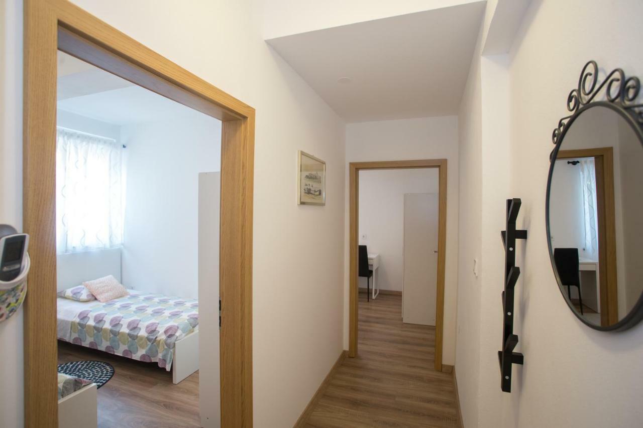 Ferienwohnung Apartman Girasol Pula Exterior foto