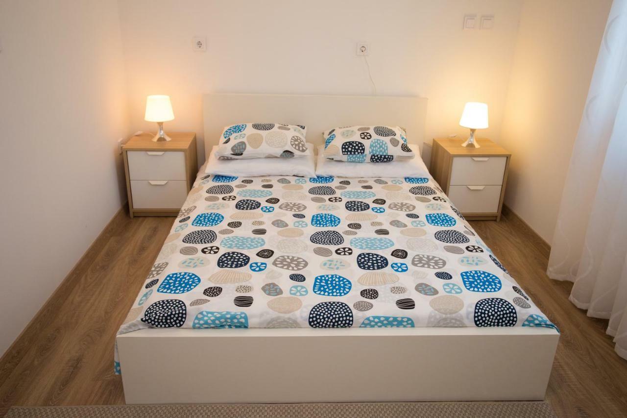 Ferienwohnung Apartman Girasol Pula Exterior foto