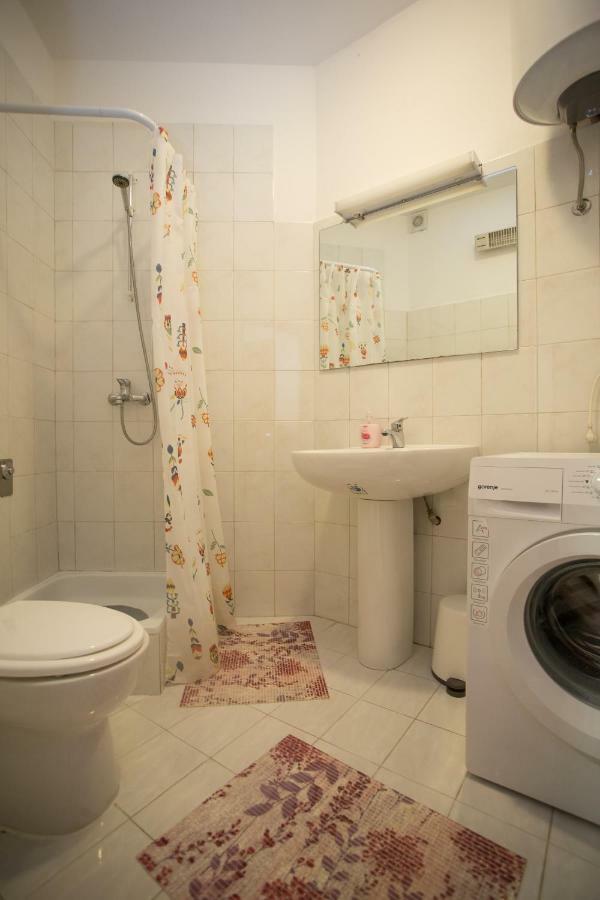 Ferienwohnung Apartman Girasol Pula Exterior foto